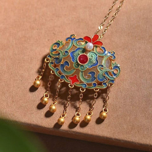 Charming Silver Set for Any Occasion