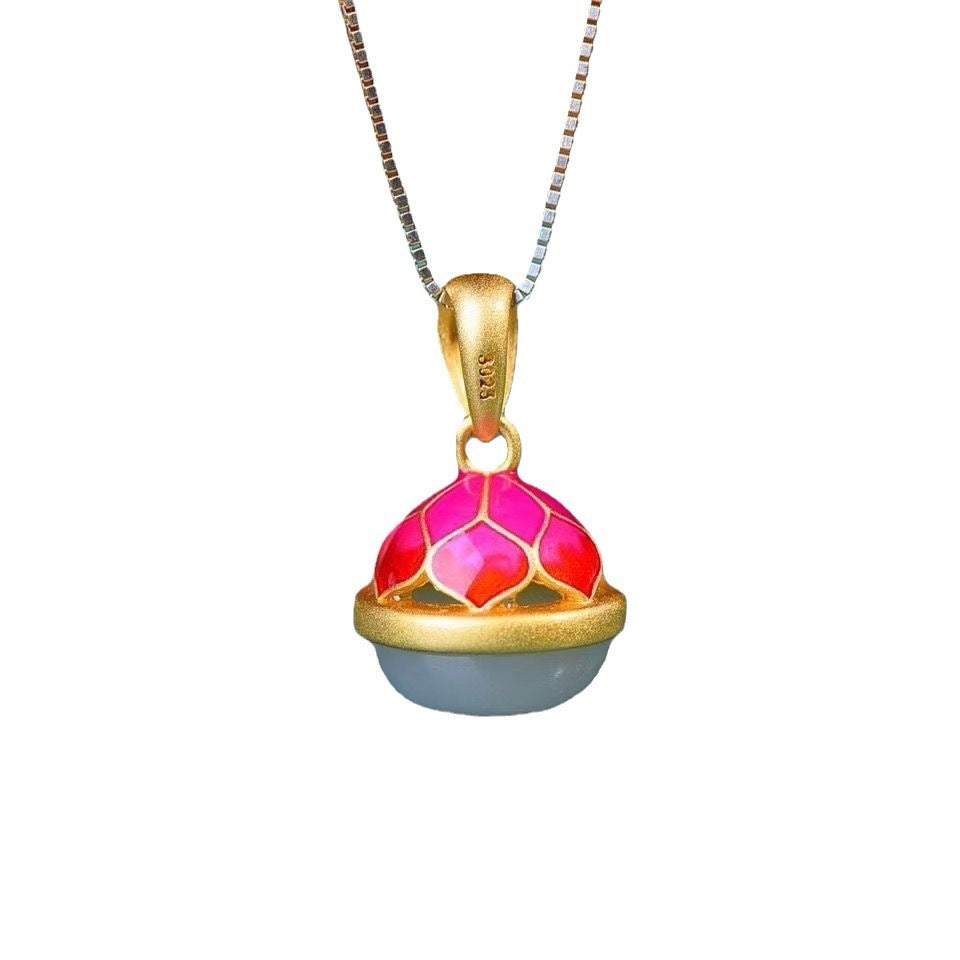 Beautiful Gold Necklace with Unique Style