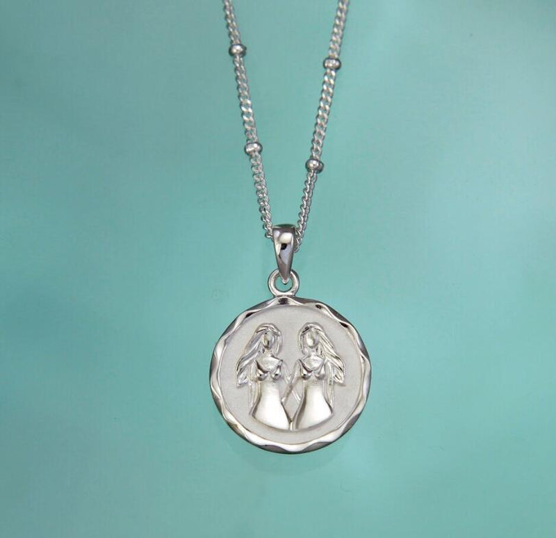 Beautiful Gold Necklace with Unique Style