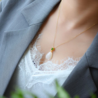 Beautiful Silver Necklace with Unique Style