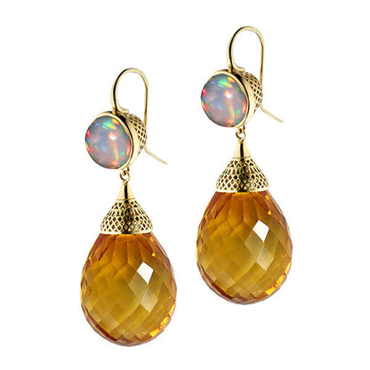 Romantic Gold Earring for Special Moments
