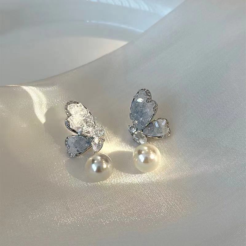 Romantic Pearl Earring for Special Moments