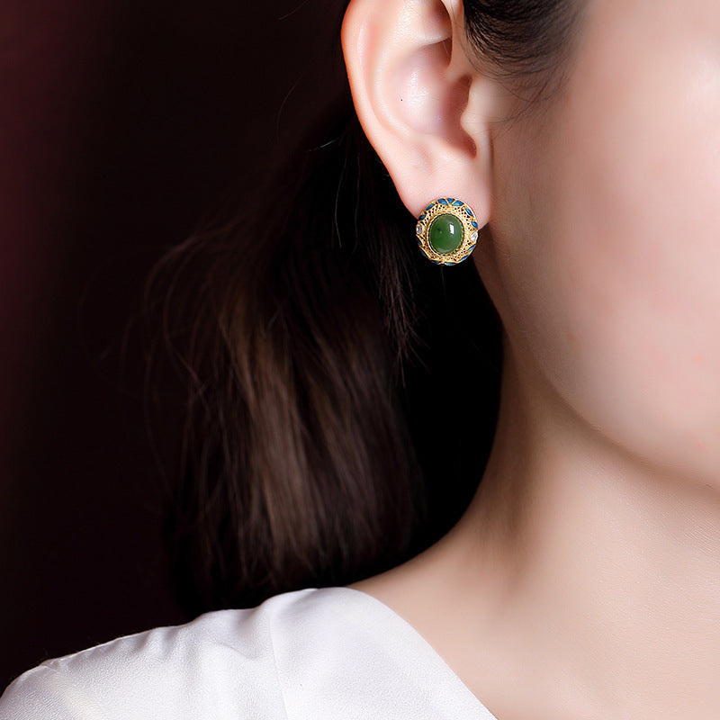 Classic Gold Earring with Timeless Appeal