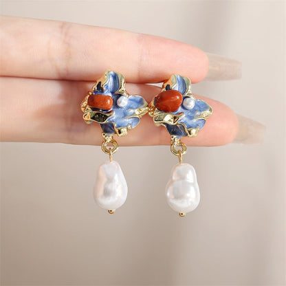Charming Pearl Earring for Any Occasion