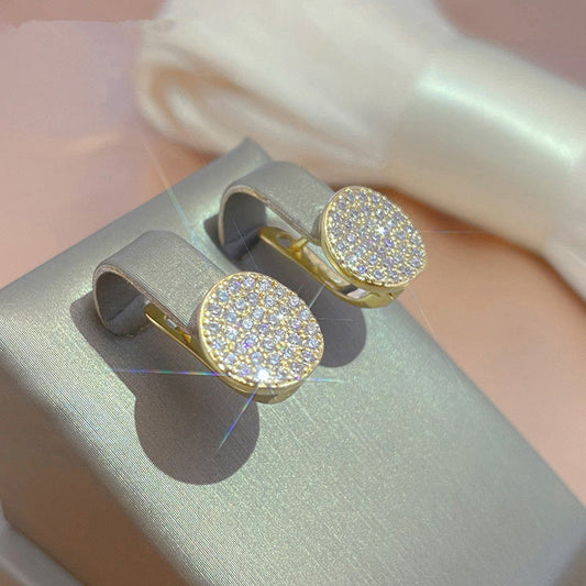 Charming Earring for Any Occasion