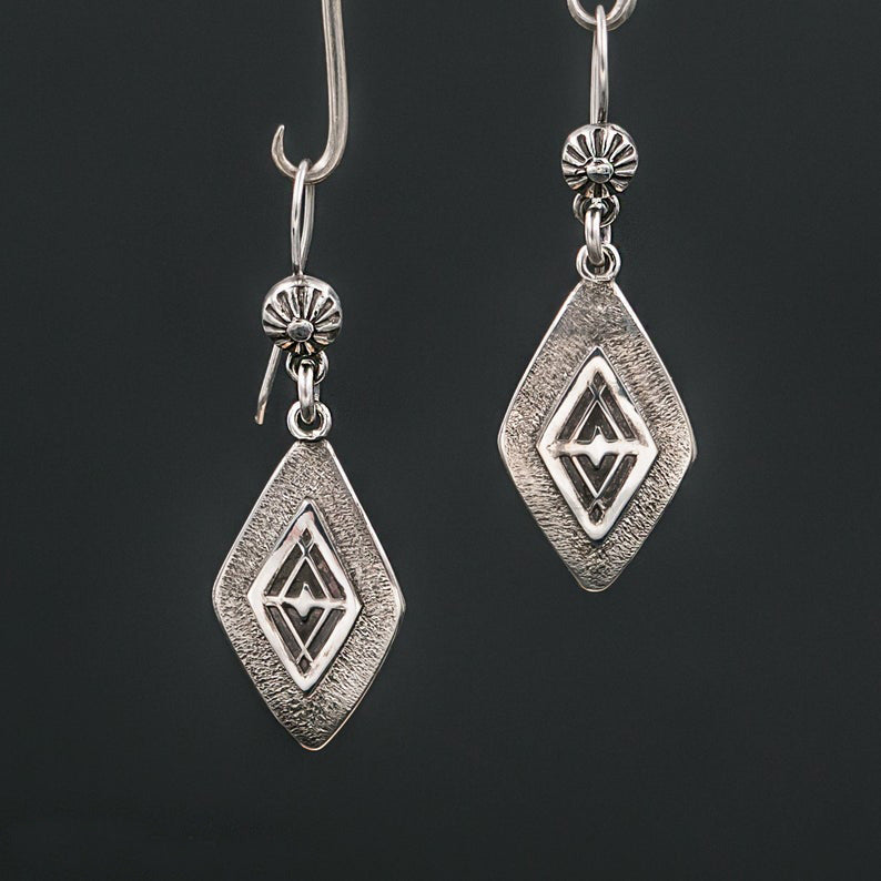 Charming Earring for Any Occasion