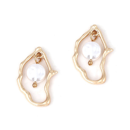 Beautiful Pearl Earring with Unique Style