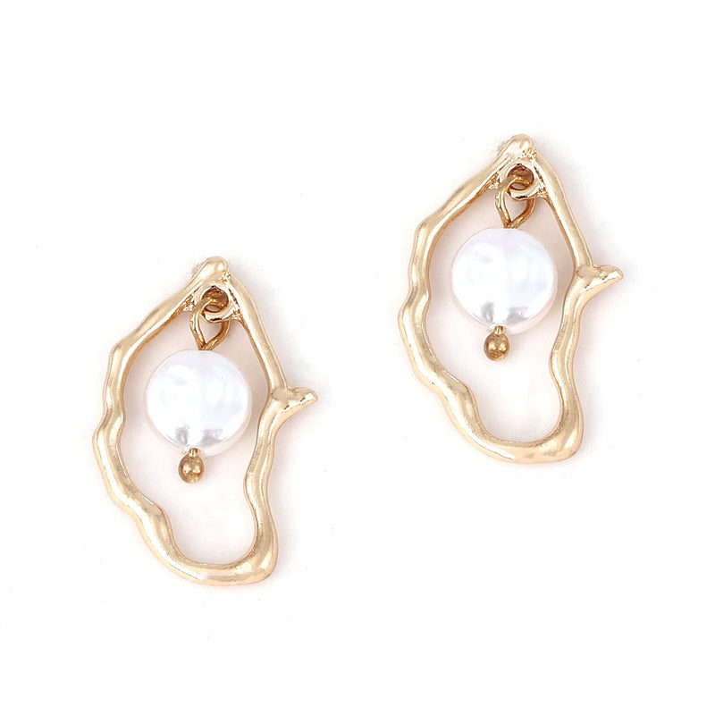 Beautiful Pearl Earring with Unique Style