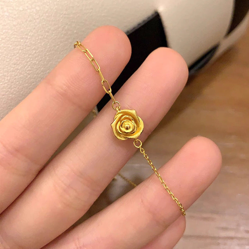 Charming Gold Bracelet for Any Occasion