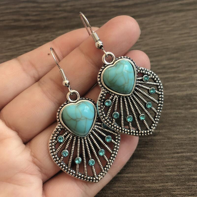 Charming Earring for Any Occasion