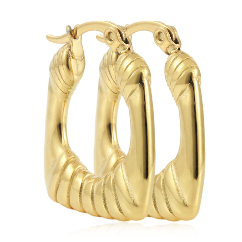 Classic Gold Earring with Timeless Appeal