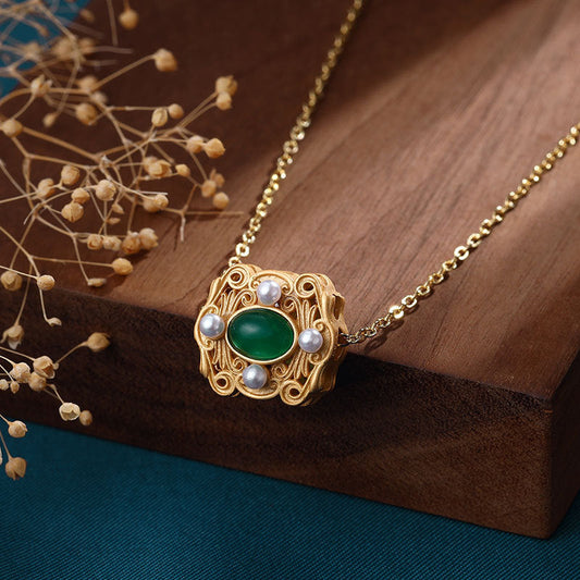 Stunning Gold Necklace for Daily Wear