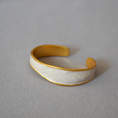 Stunning Gold Bracelet for Daily Wear