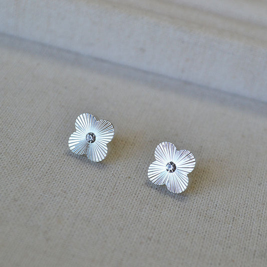 Stunning Gold Earring for Daily Wear