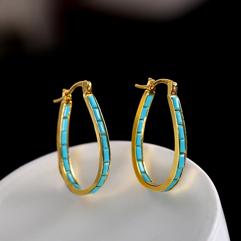 Classic Gold Ring with Timeless Appeal