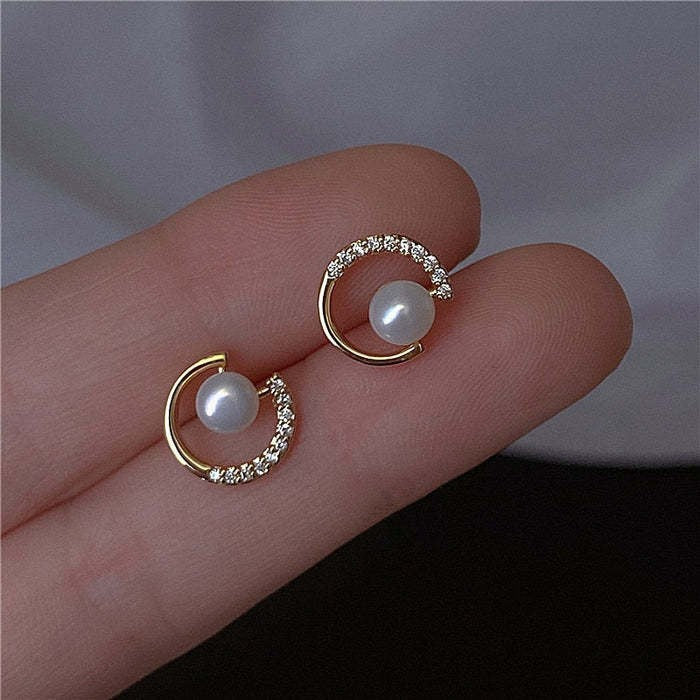 Classic Pearl Earring with Timeless Appeal
