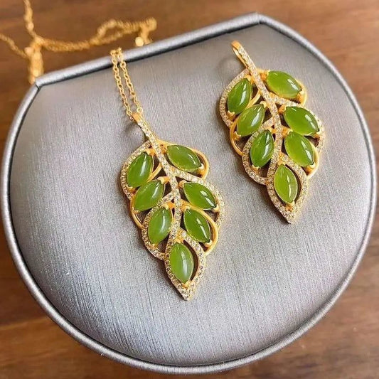 Classic Gold Necklace with Timeless Appeal
