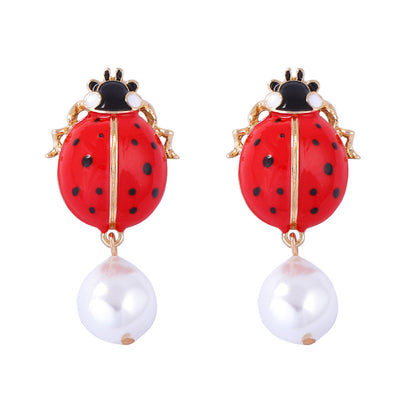 Beautiful Pearl Earring with Unique Style