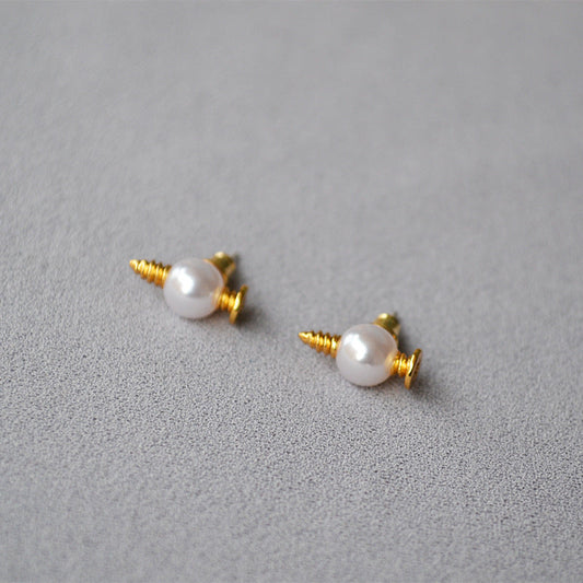Charming Silver Earring for Any Occasion