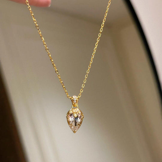 Charming Piece for Any Occasion