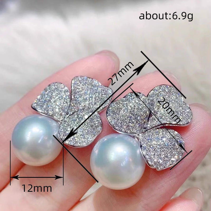 Beautiful Pearl Earring with Unique Style
