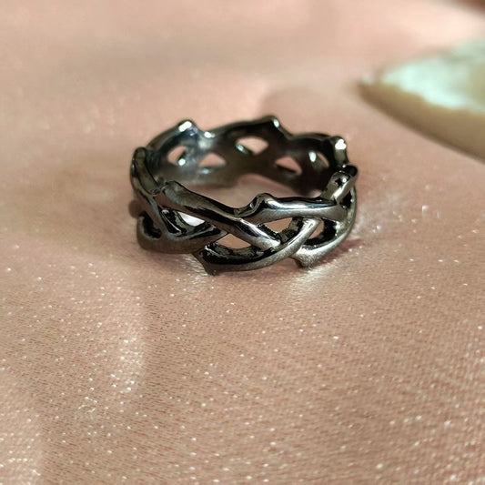 Gothic Black Interlocking Ring