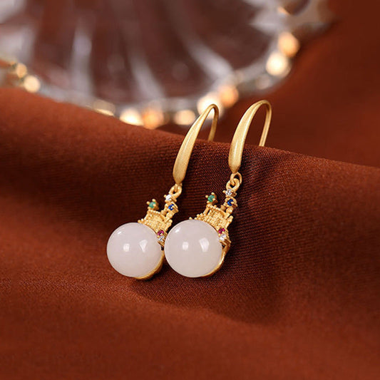 Classic Gold Earring with Timeless Appeal