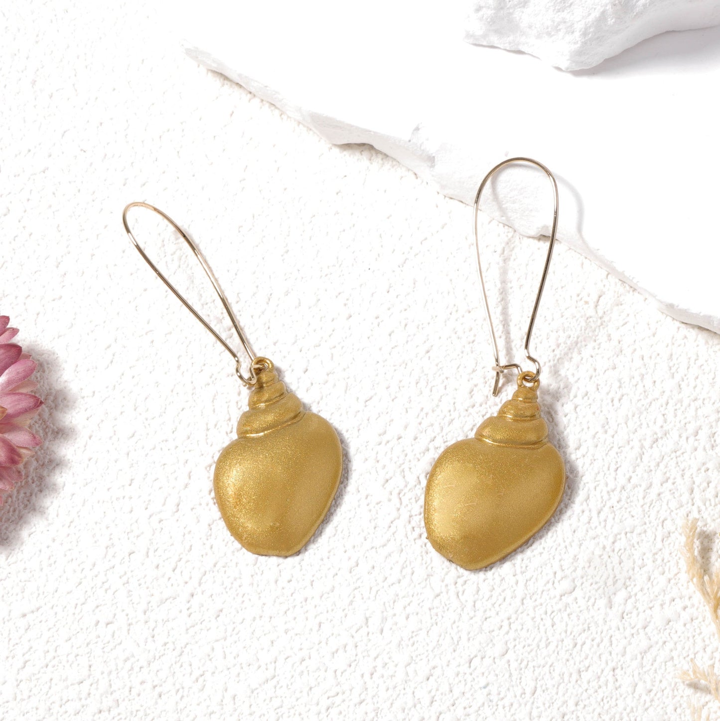 Beautiful Gold Earring with Unique Style