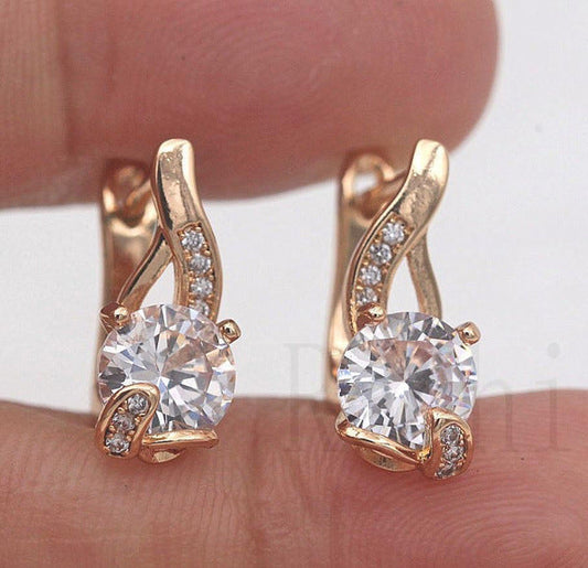 Classic Gold Earring with Timeless Appeal