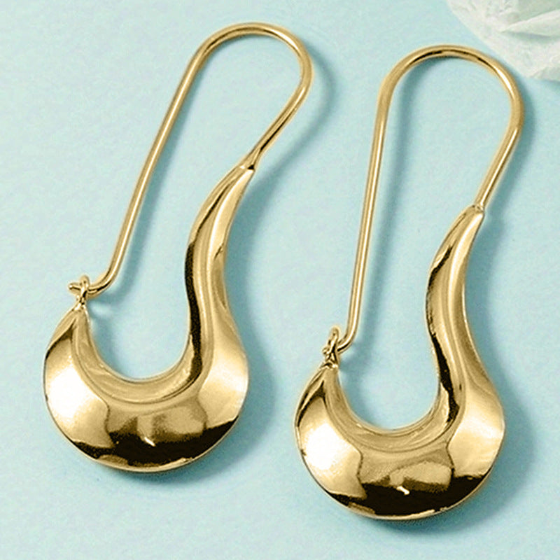 Charming Earring for Any Occasion