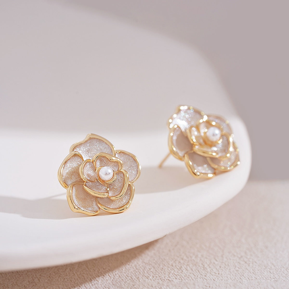 Charming Pearl Earring for Any Occasion