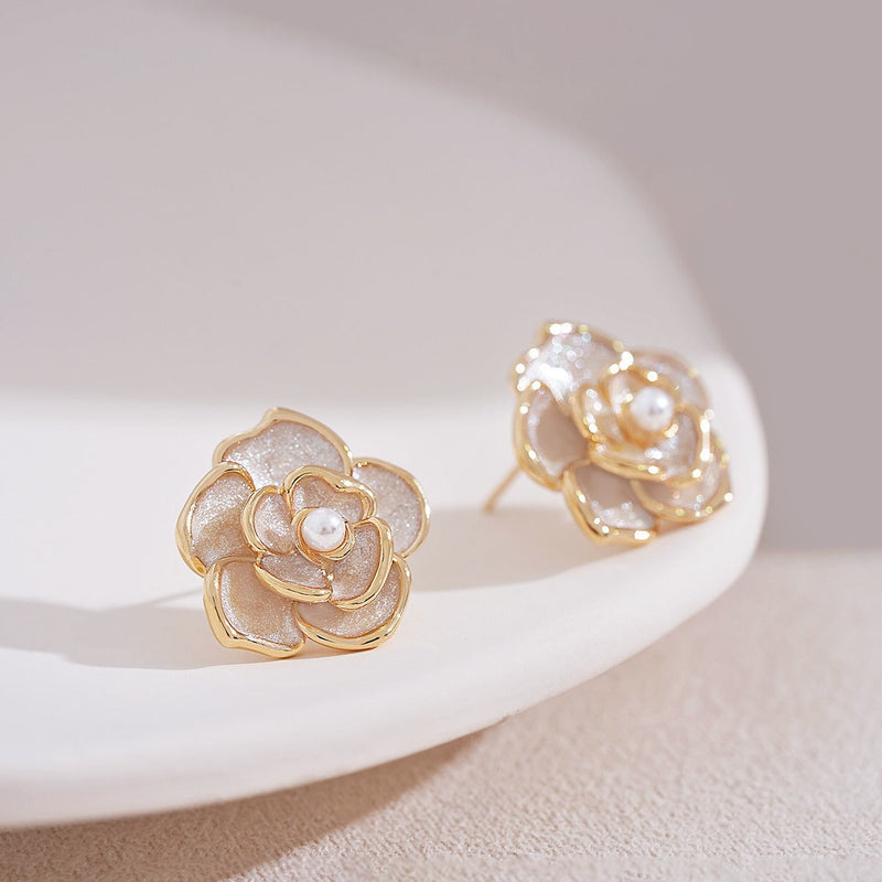 Charming Pearl Earring for Any Occasion