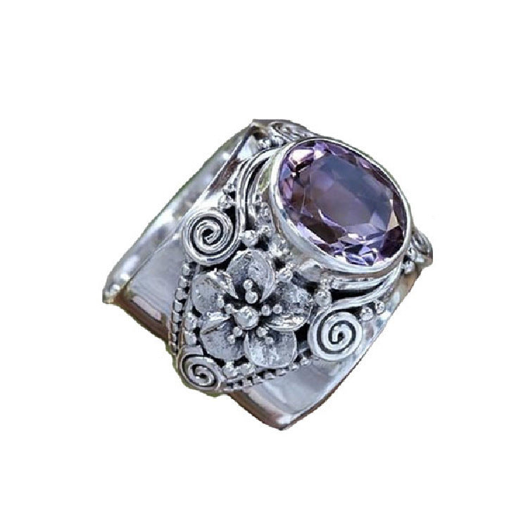 Classic Silver Ring with Timeless Appeal