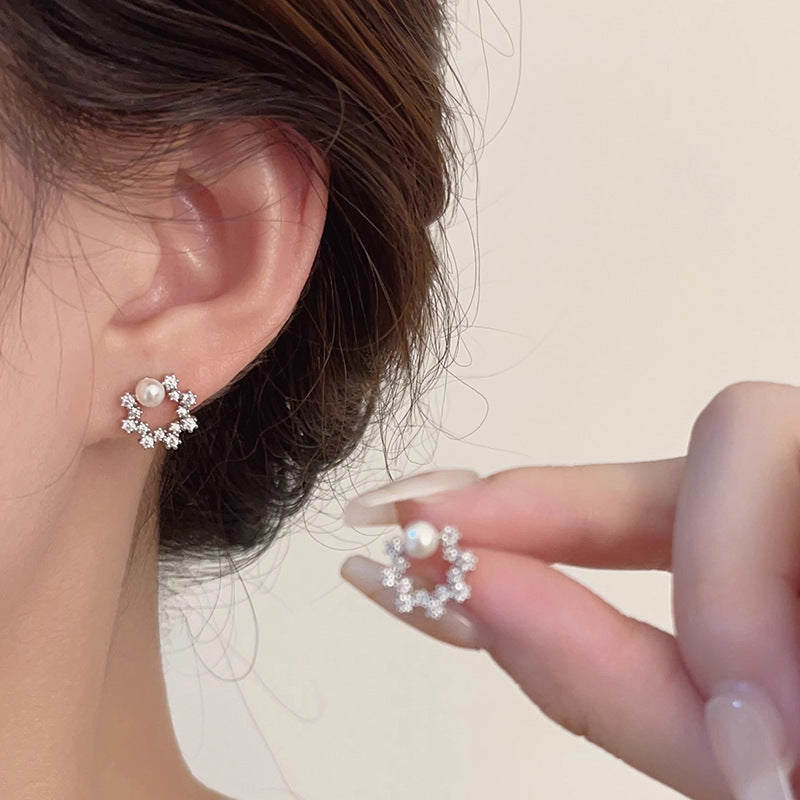 Stunning Pearl Earring for Daily Wear
