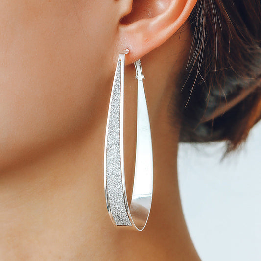 Charming Silver Earring for Any Occasion