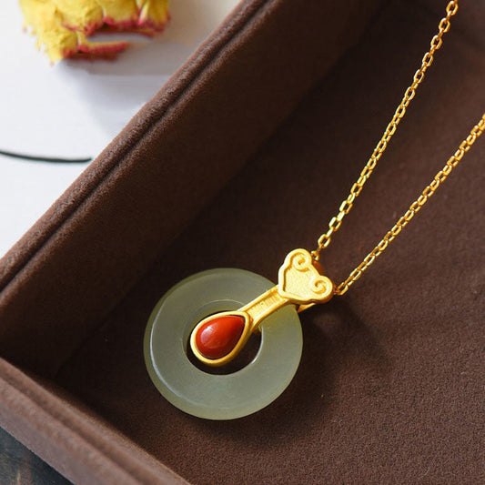 Classic Silver Pendant with Timeless Appeal