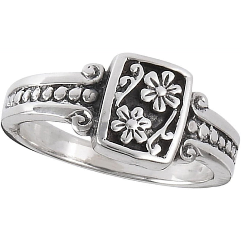 Stunning Silver Ring for Daily Wear