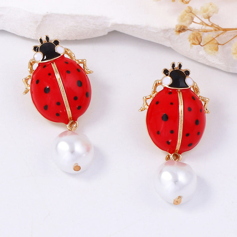 Beautiful Pearl Earring with Unique Style
