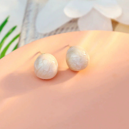 Charming Pearl Earring for Any Occasion