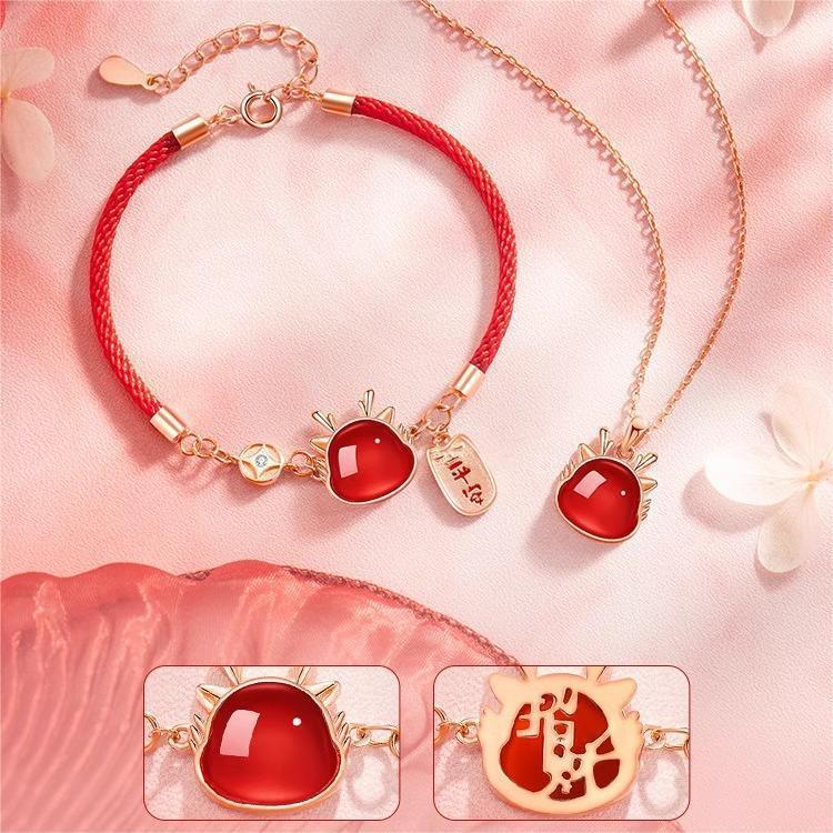Romantic Silver Bracelet for Special Moments