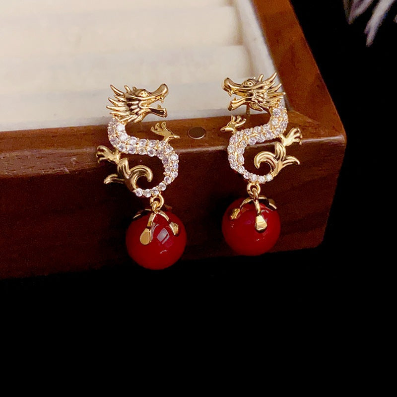 Classic Gold Earring with Timeless Appeal