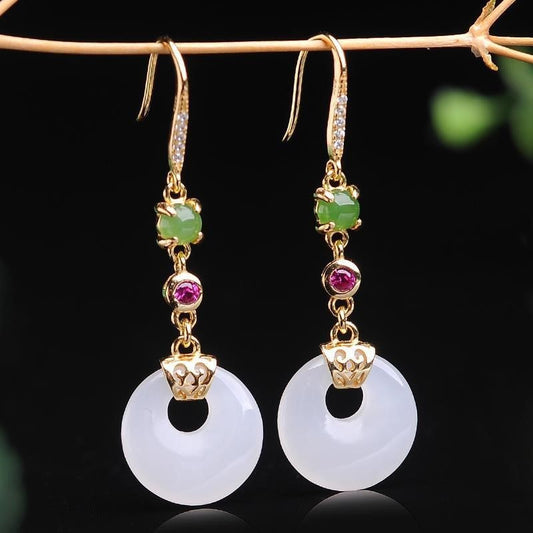 Charming Silver Earring for Any Occasion