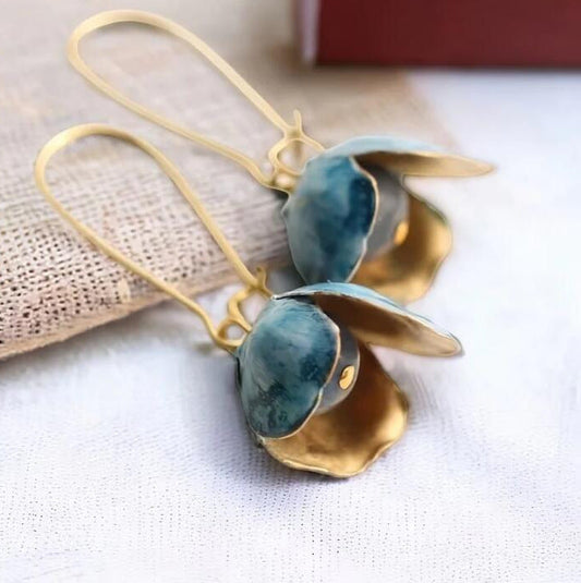 Beautiful Gold Piece with Unique Style