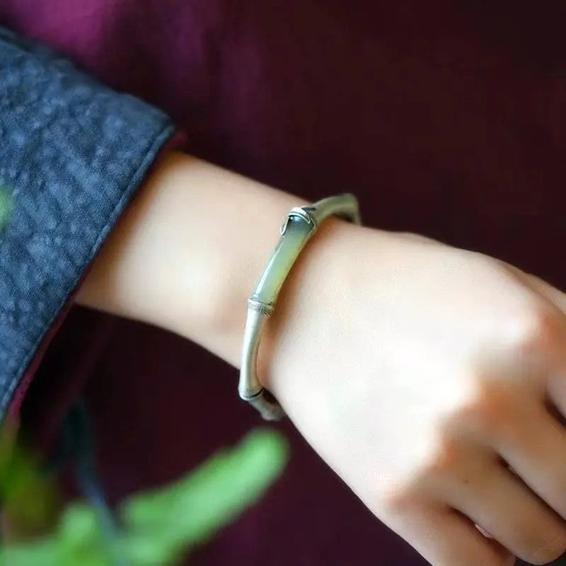 Romantic Silver Bracelet for Special Moments