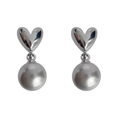 Romantic Pearl Earring for Special Moments