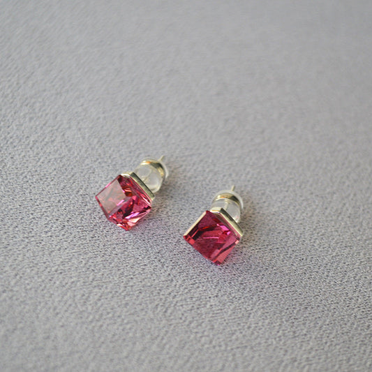 Charming Silver Earring for Any Occasion