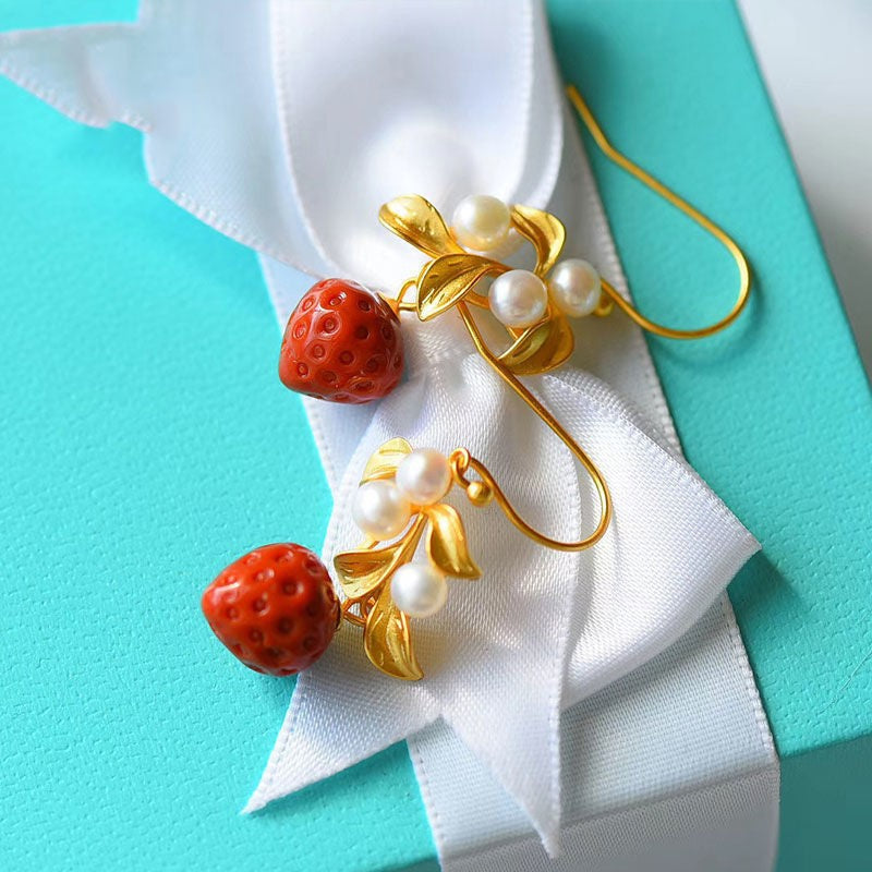 Romantic Gold Earring for Special Moments