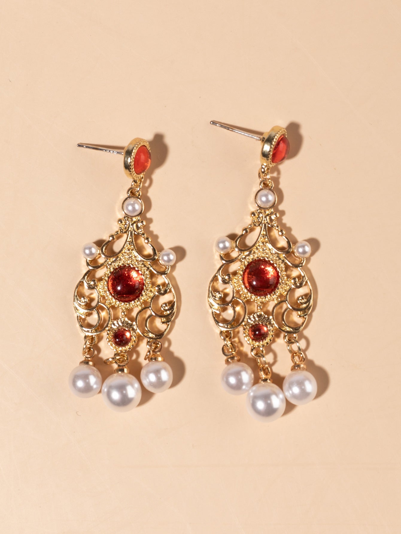 Classic Pearl Earring with Timeless Appeal