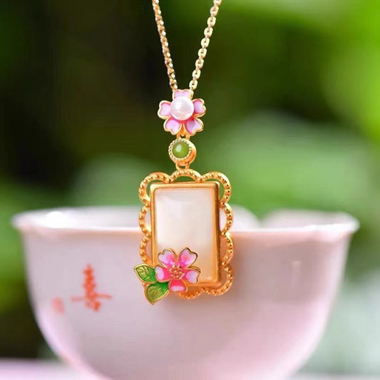 Stunning Silver Pendant for Daily Wear