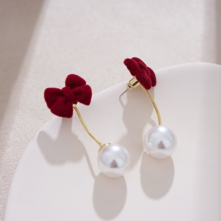 Beautiful Pearl Earring with Unique Style
